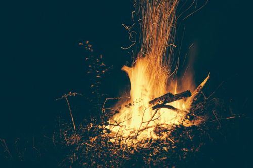 ino-bonfire-matsukonoshiranaisekai
